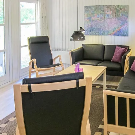 3 Bedroom Gorgeous In Aakirkeby Prázdninový dům