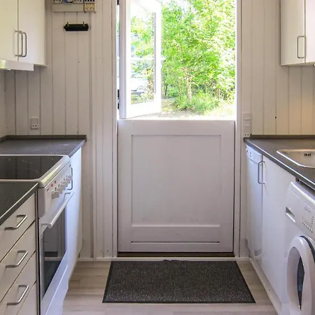 בית נופש 3 Bedroom Gorgeous In Aakirkeby Vester Somarken