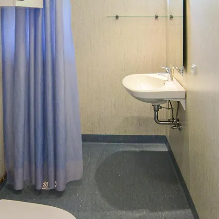 3 Bedroom Gorgeous In Aakirkeby بيت للعطل *